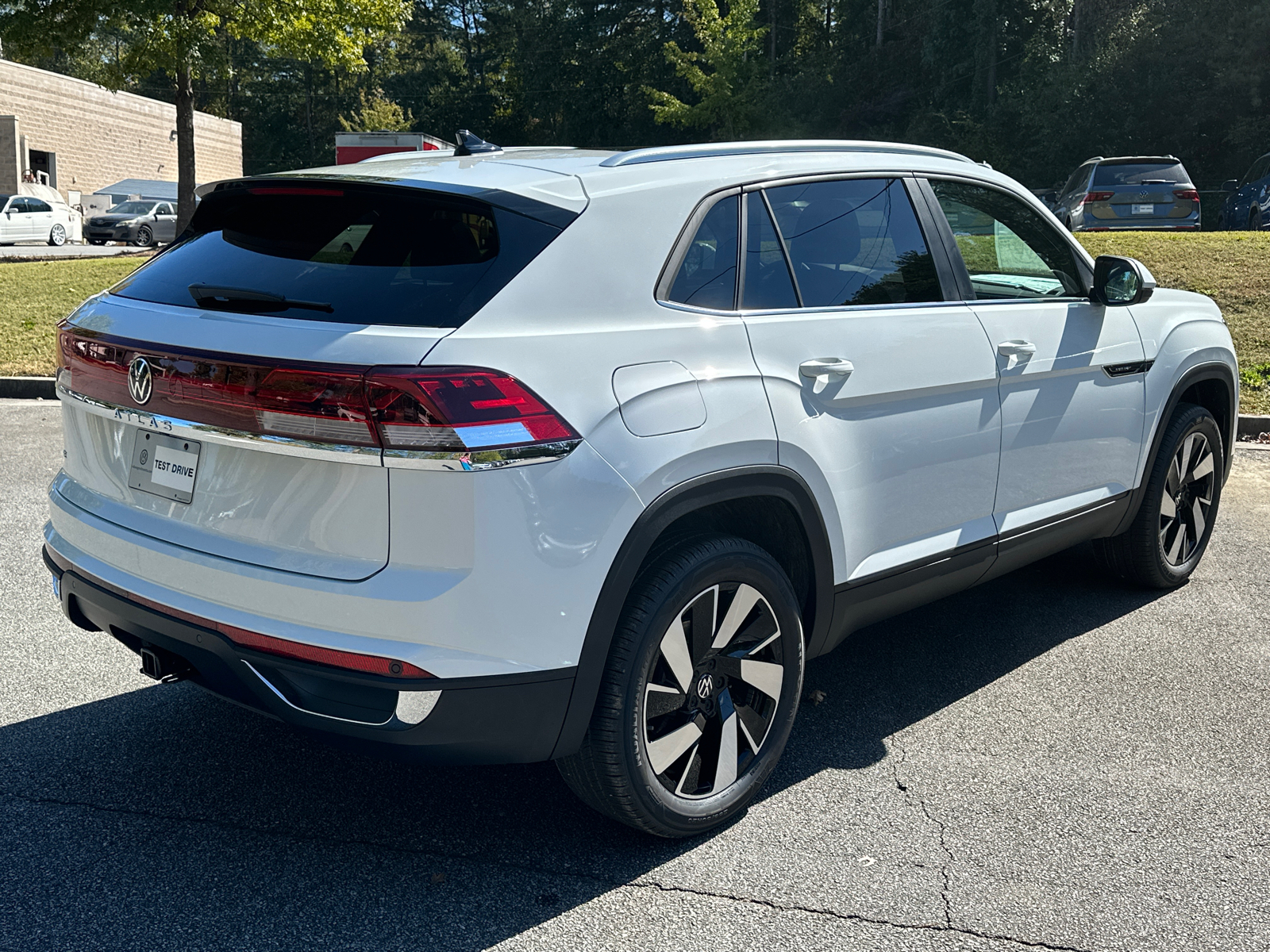 2025 Volkswagen Atlas Cross Sport 2.0T SE w/Technology 7