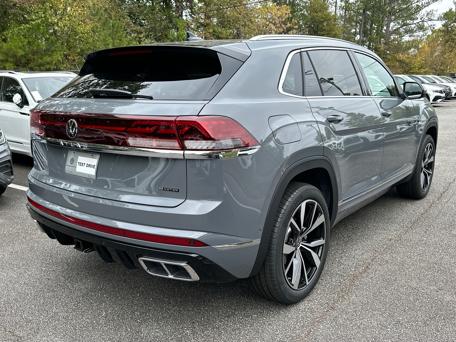 2025 Volkswagen Atlas Cross Sport 2.0T SEL Premium R-Line 7