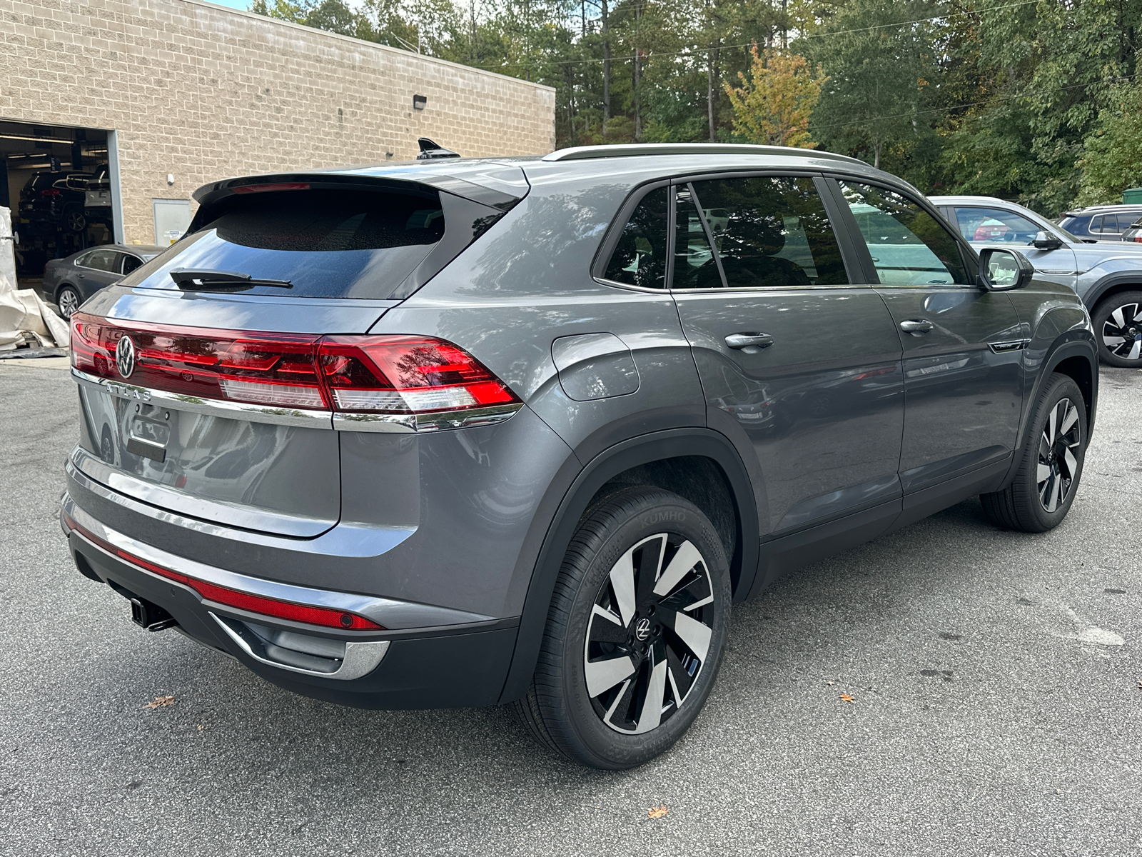 2025 Volkswagen Atlas Cross Sport 2.0T SE w/Technology 7