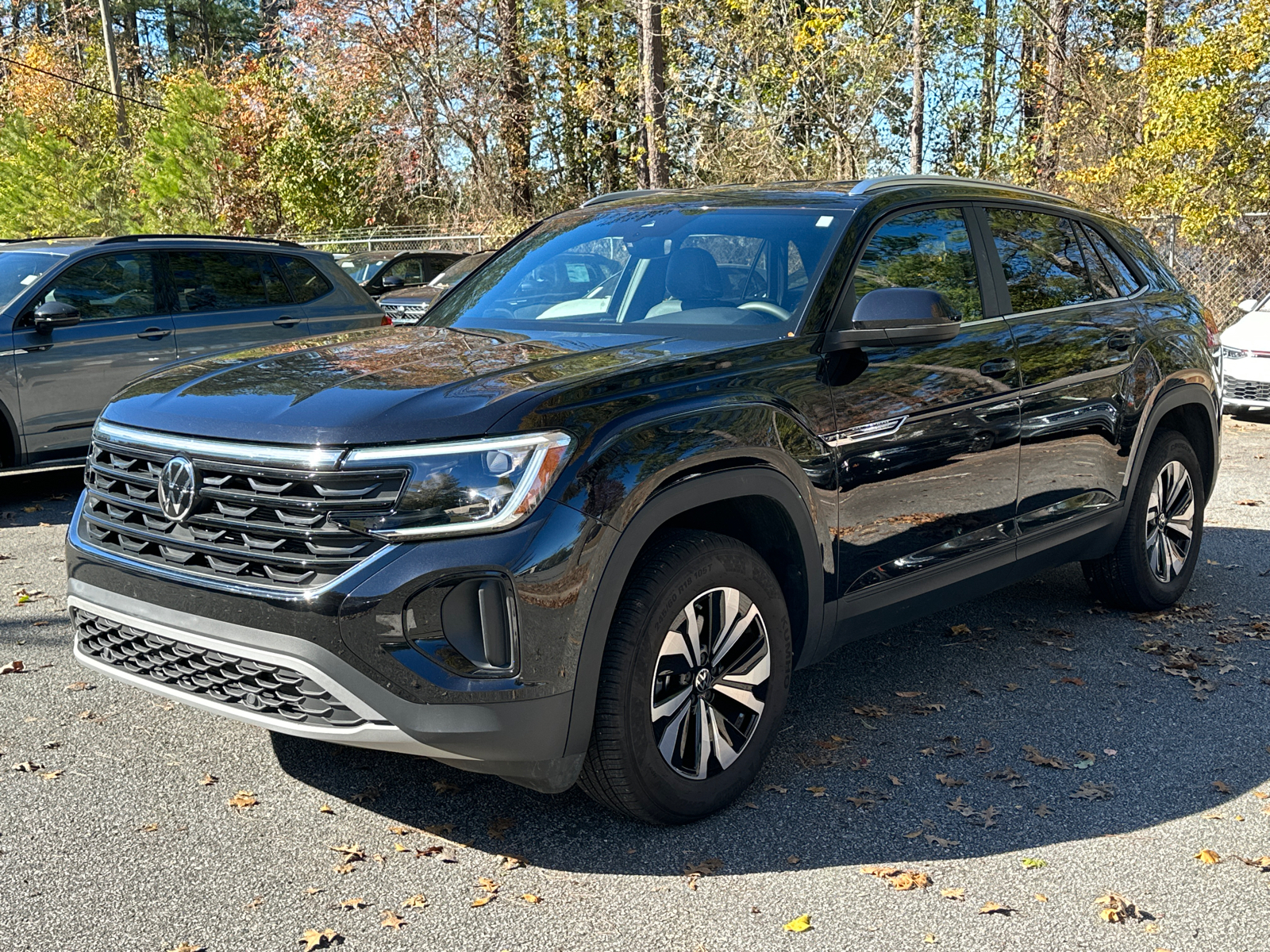 2024 Volkswagen Atlas Cross Sport 2.0T SE 3