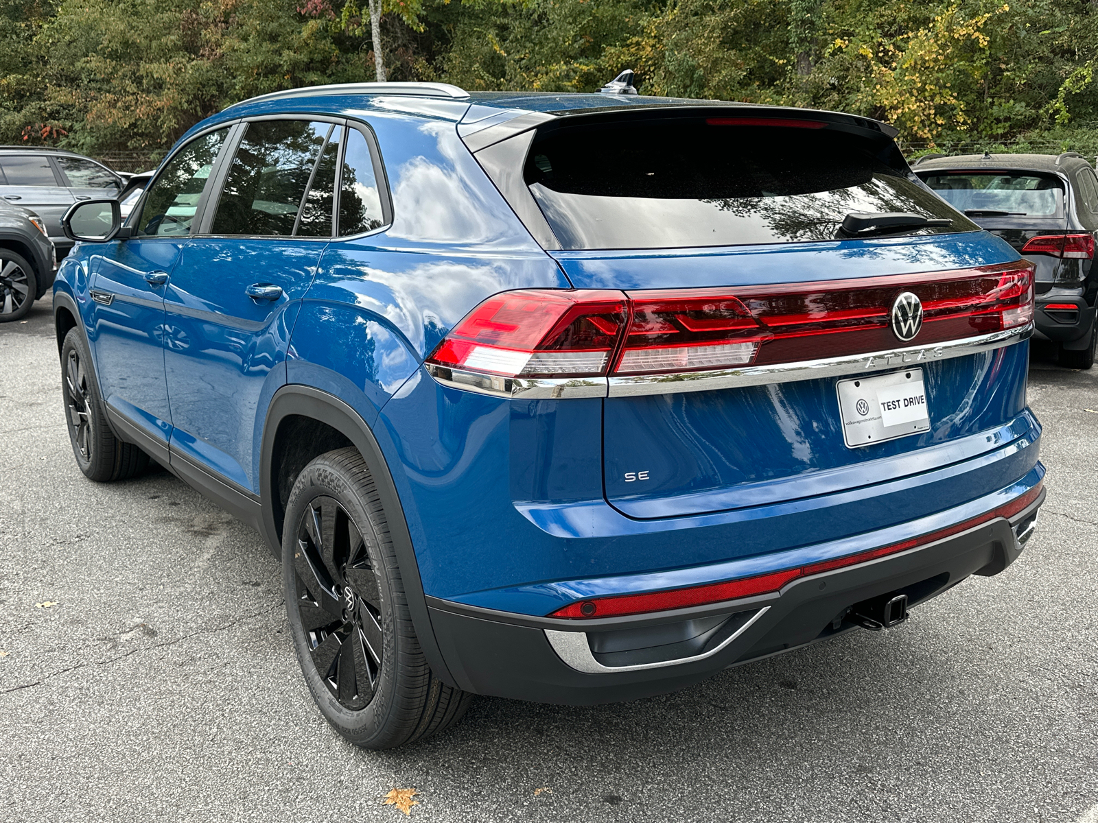 2025 Volkswagen Atlas Cross Sport 2.0T SE w/Technology 5