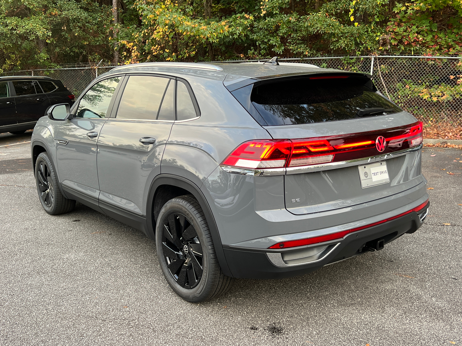 2025 Volkswagen Atlas Cross Sport 2.0T SE w/Technology 5