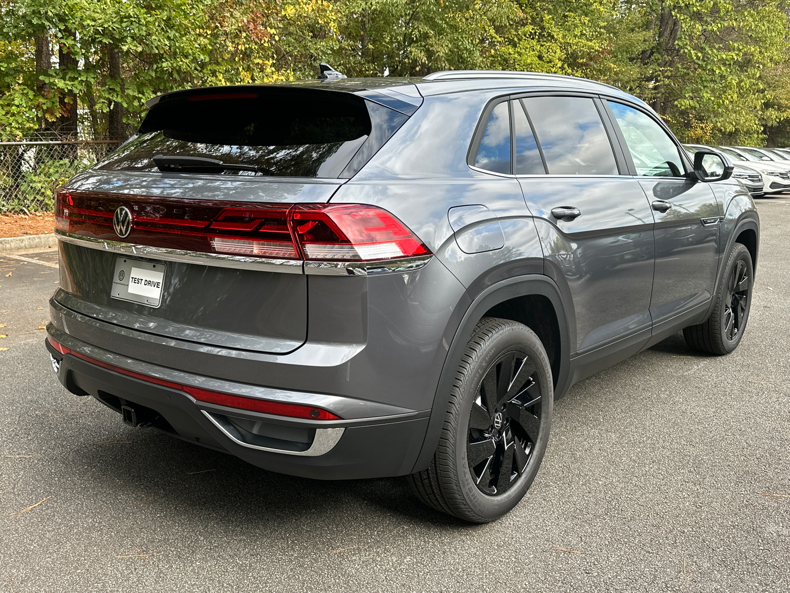 2025 Volkswagen Atlas Cross Sport 2.0T SE w/Technology 7