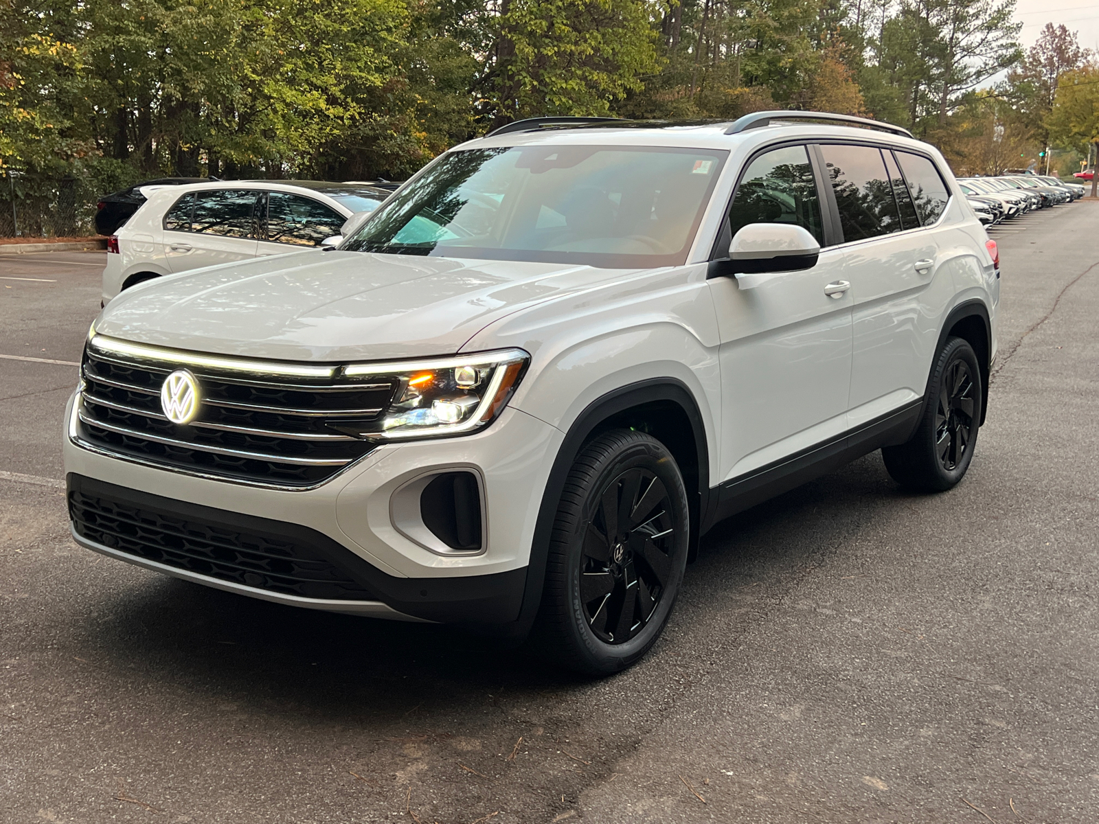 2025 Volkswagen Atlas 2.0T SE w/Technology 3