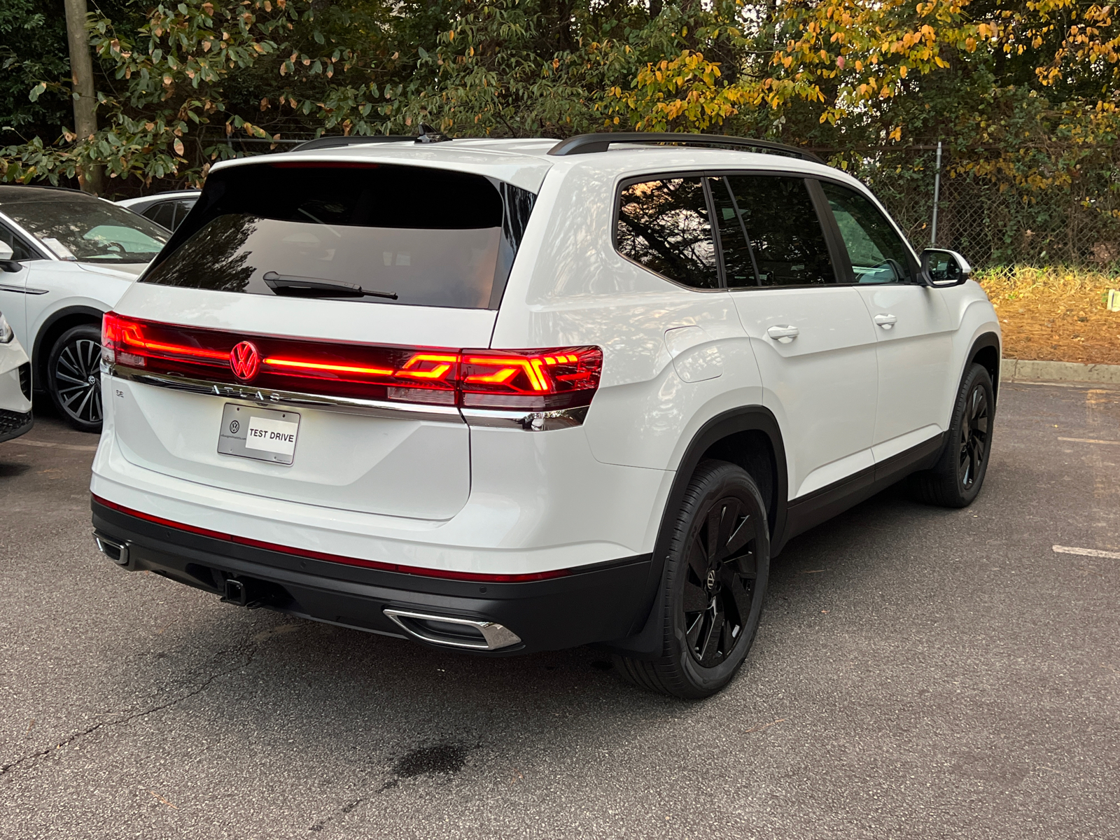 2025 Volkswagen Atlas 2.0T SE w/Technology 7