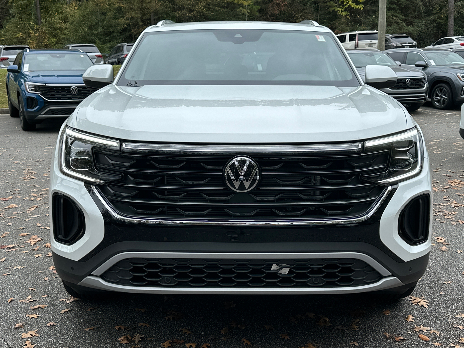 2025 Volkswagen Atlas Cross Sport 2.0T SE w/Technology 2