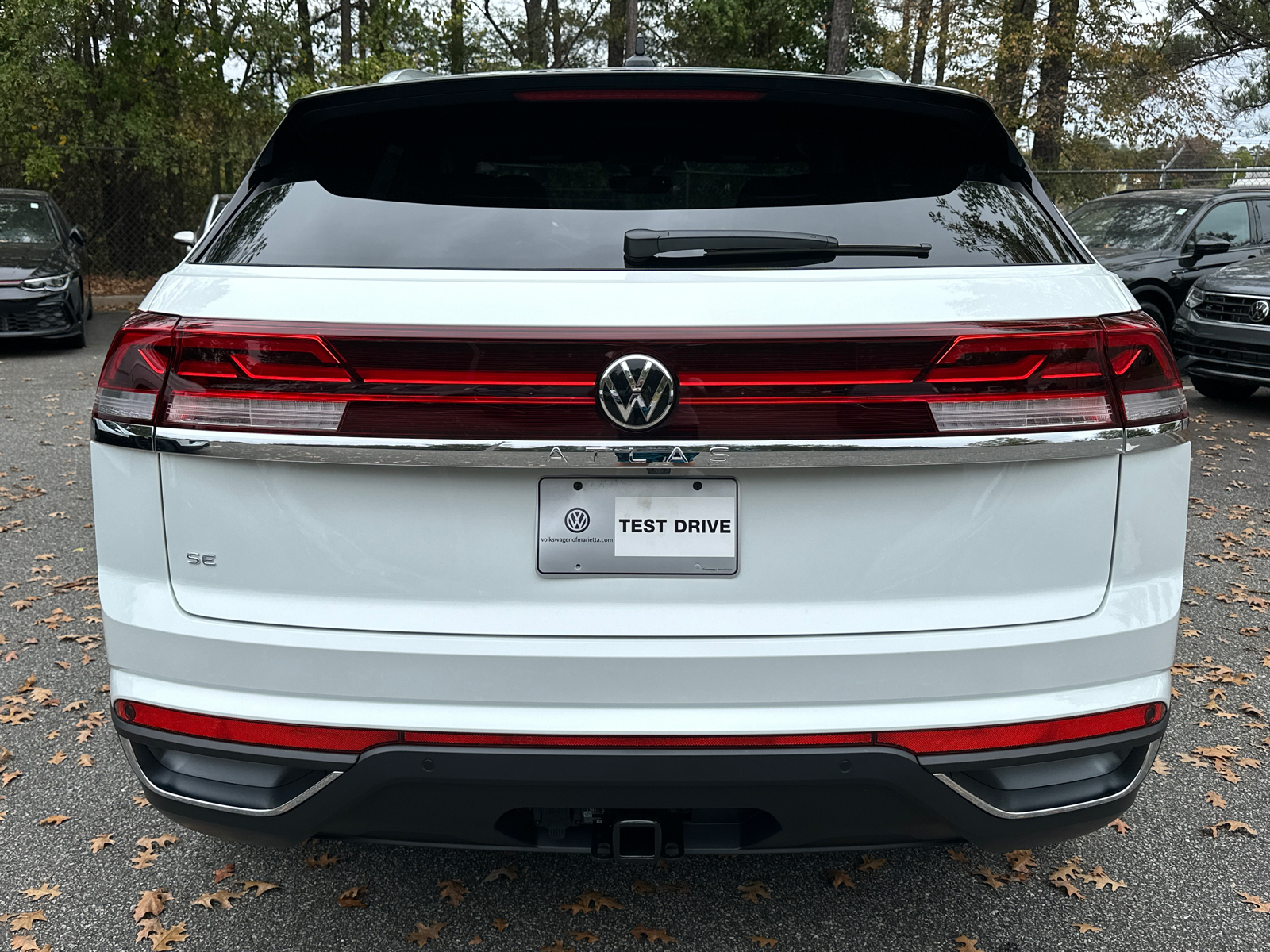 2025 Volkswagen Atlas Cross Sport 2.0T SE w/Technology 6