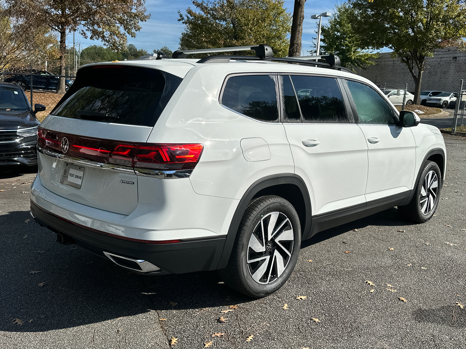 2025 Volkswagen Atlas 2.0T SE w/Technology 7