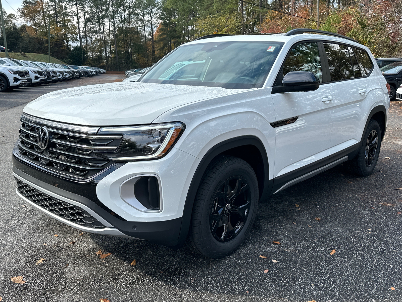 2025 Volkswagen Atlas  3