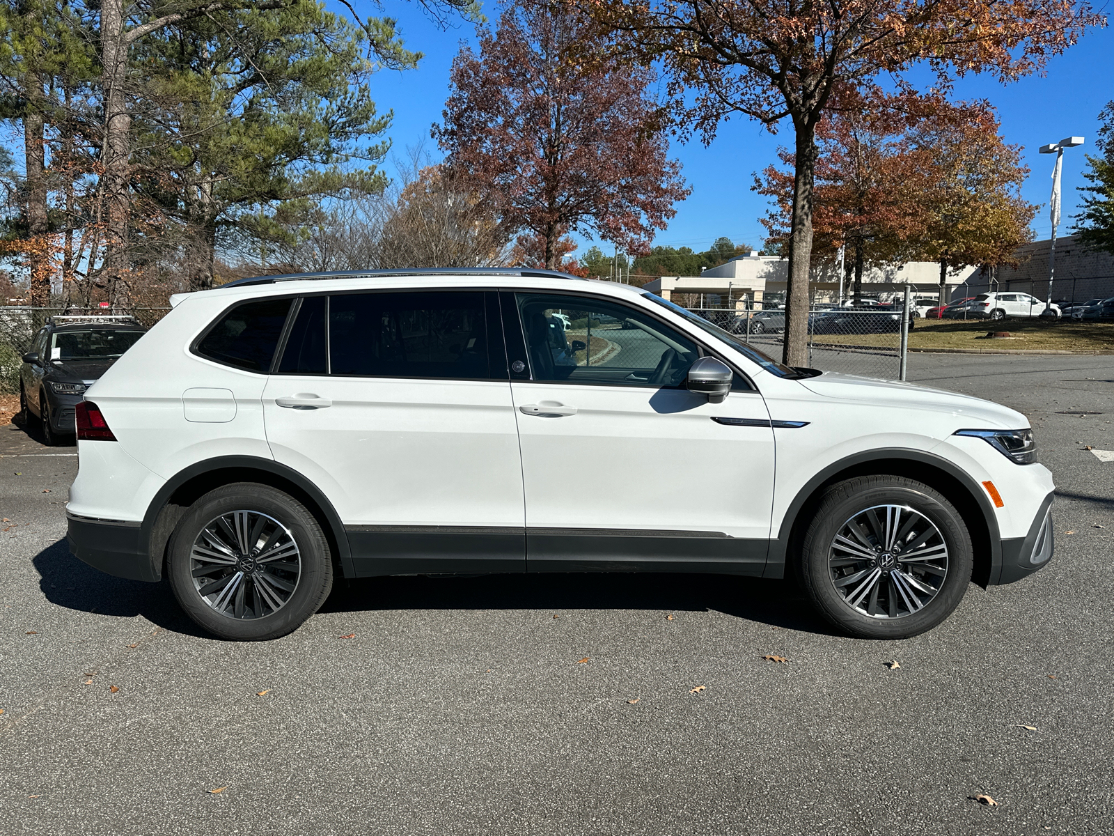 2024 Volkswagen Tiguan Wolfsburg 8