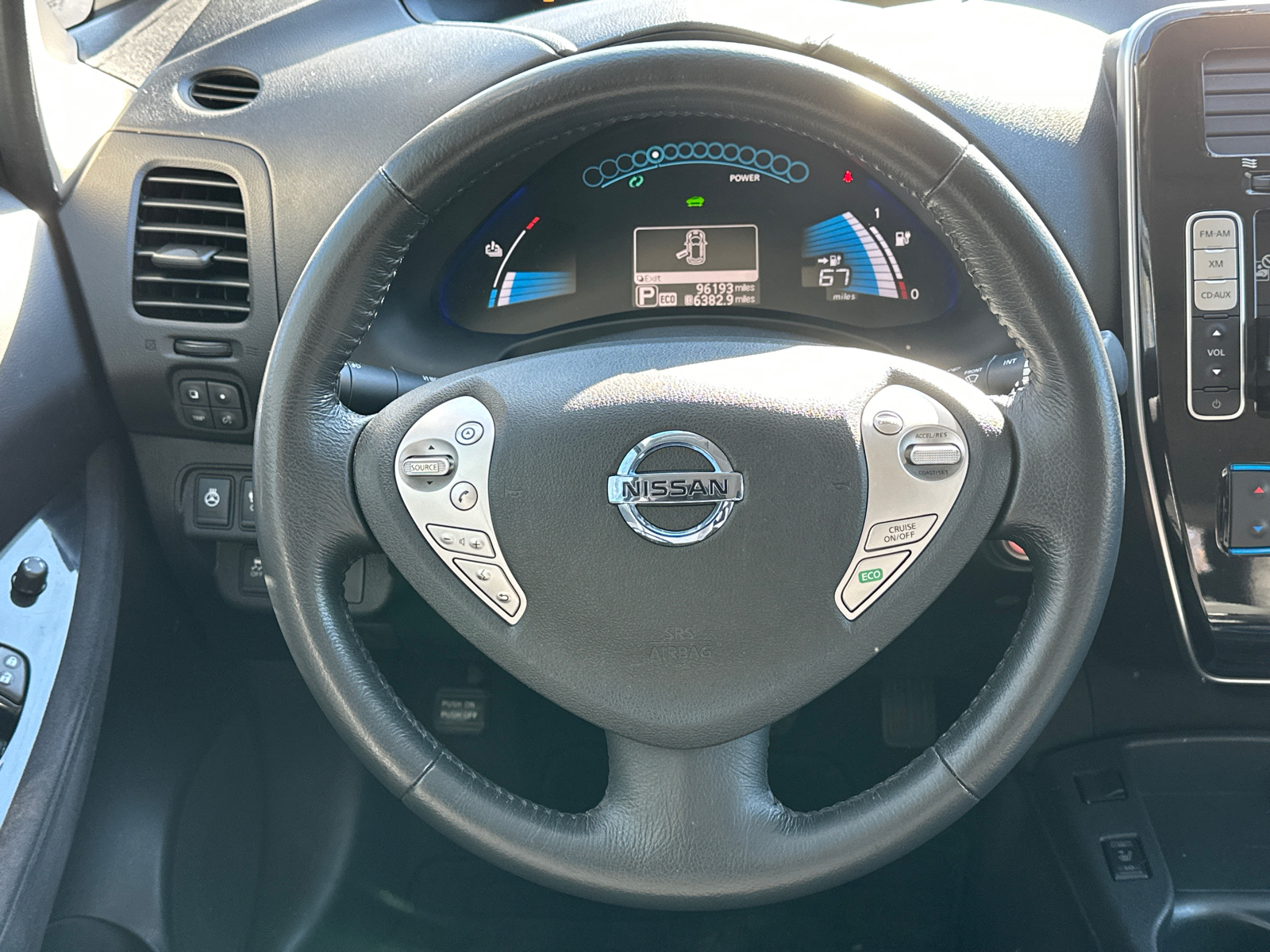 2015 Nissan Leaf SV 23