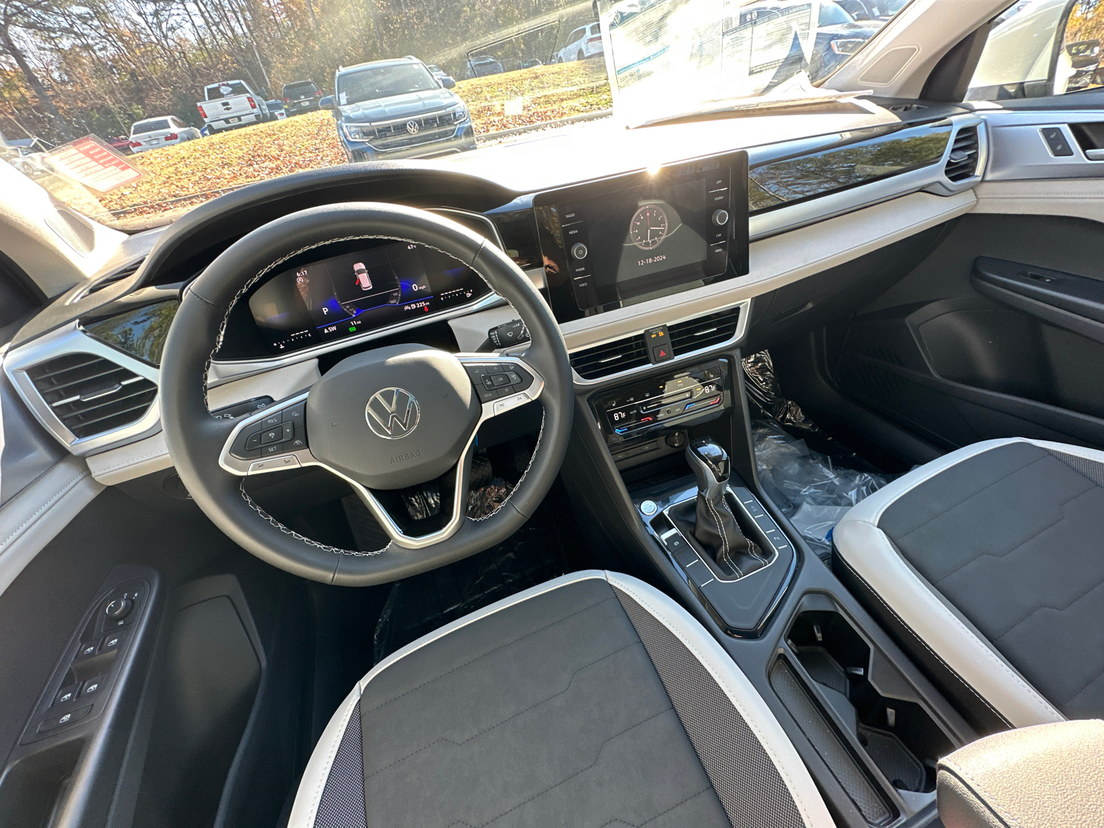 2025 Volkswagen Taos 1.5T SE 28