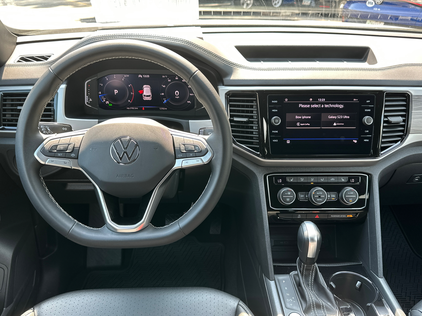 2023 Volkswagen Atlas Cross Sport V6 SE 23