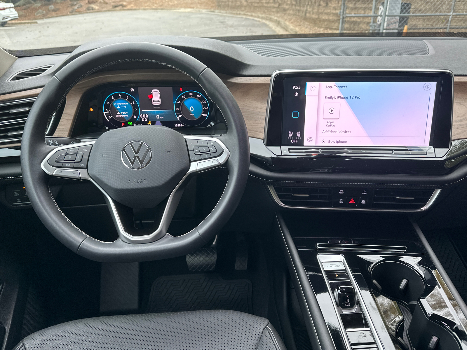 2024 Volkswagen Atlas 2.0T SE w/Technology 26