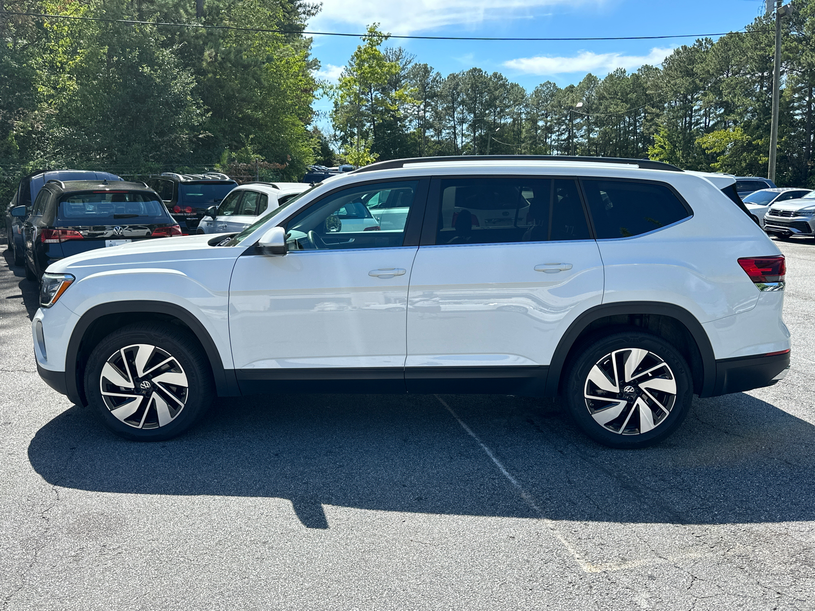 2024 Volkswagen Atlas 2.0T SE w/Technology 4