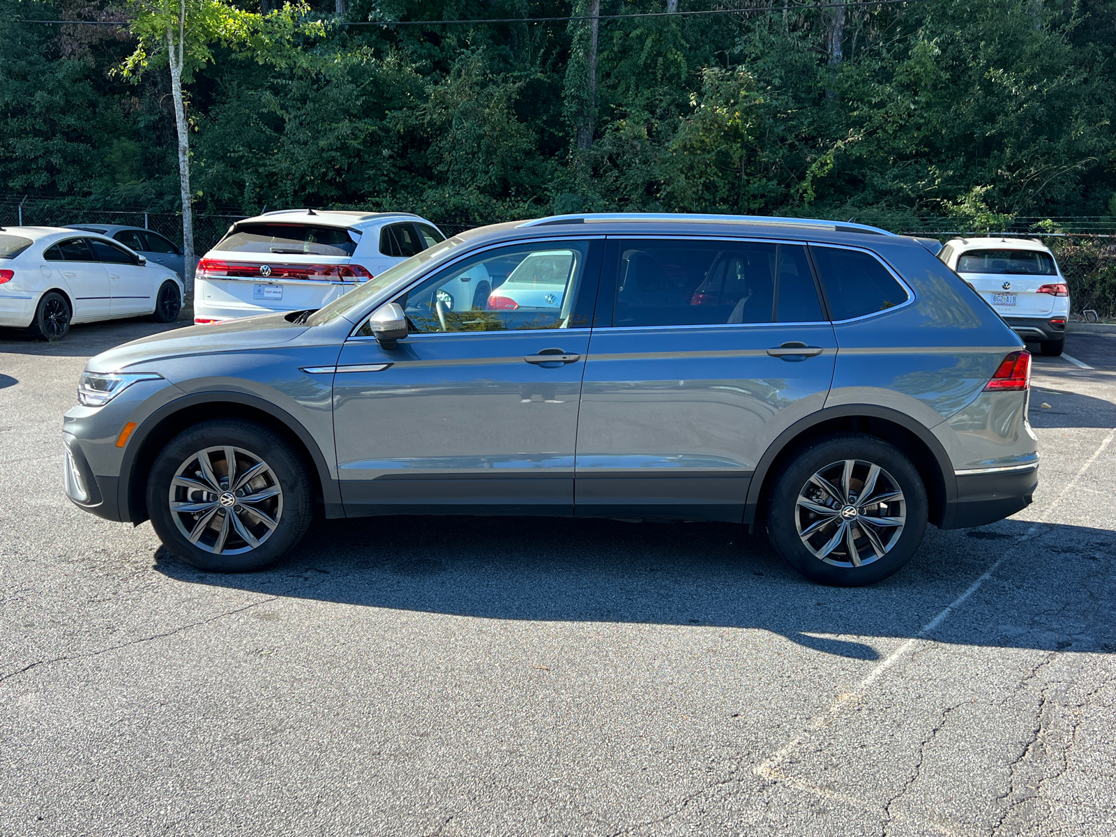 2024 Volkswagen Tiguan 2.0T SE 4