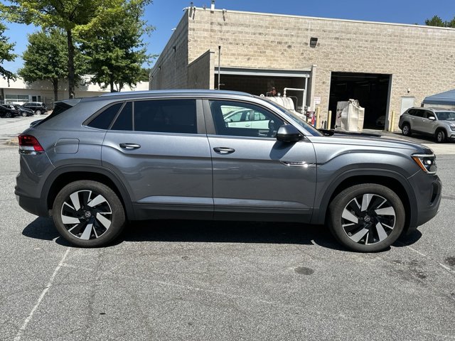 2024 Volkswagen Atlas Cross Sport 2.0T SE w/Technology 8