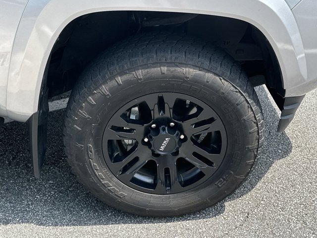 2019 Toyota Tacoma SR5 12