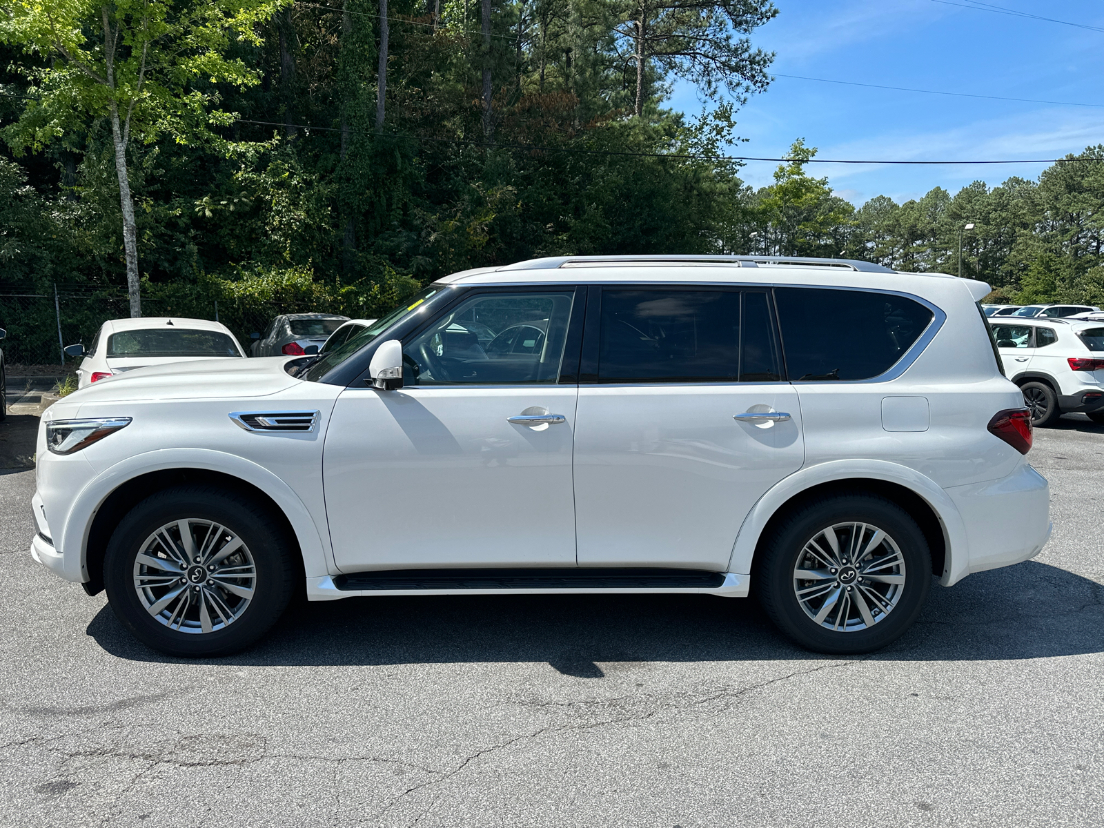 2023 INFINITI QX80 LUXE 4