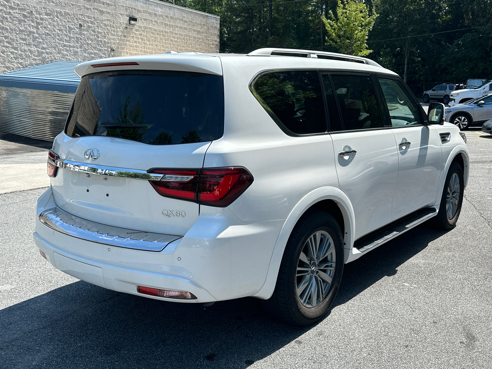 2023 INFINITI QX80 LUXE 7