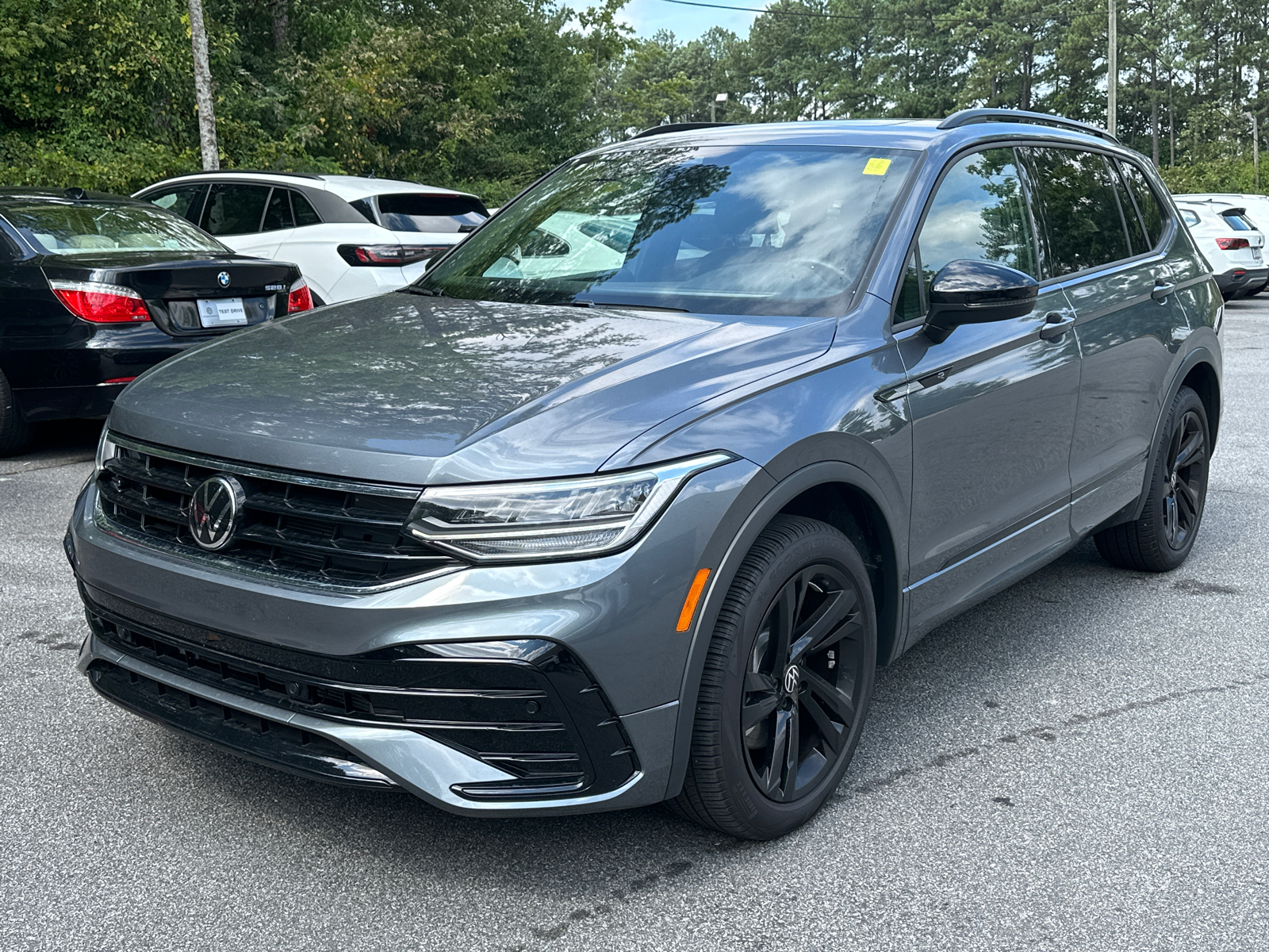 2023 Volkswagen Tiguan 2.0T SE R-Line Black 3