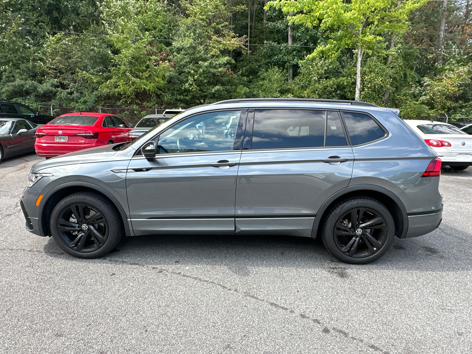 2023 Volkswagen Tiguan 2.0T SE R-Line Black 4