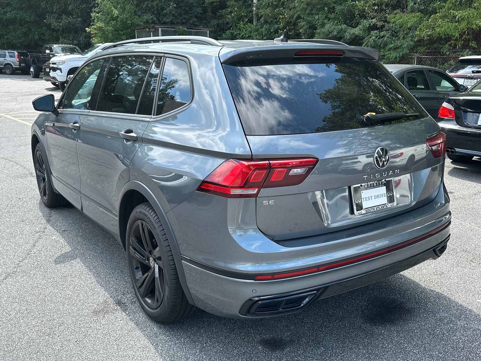 2023 Volkswagen Tiguan 2.0T SE R-Line Black 5