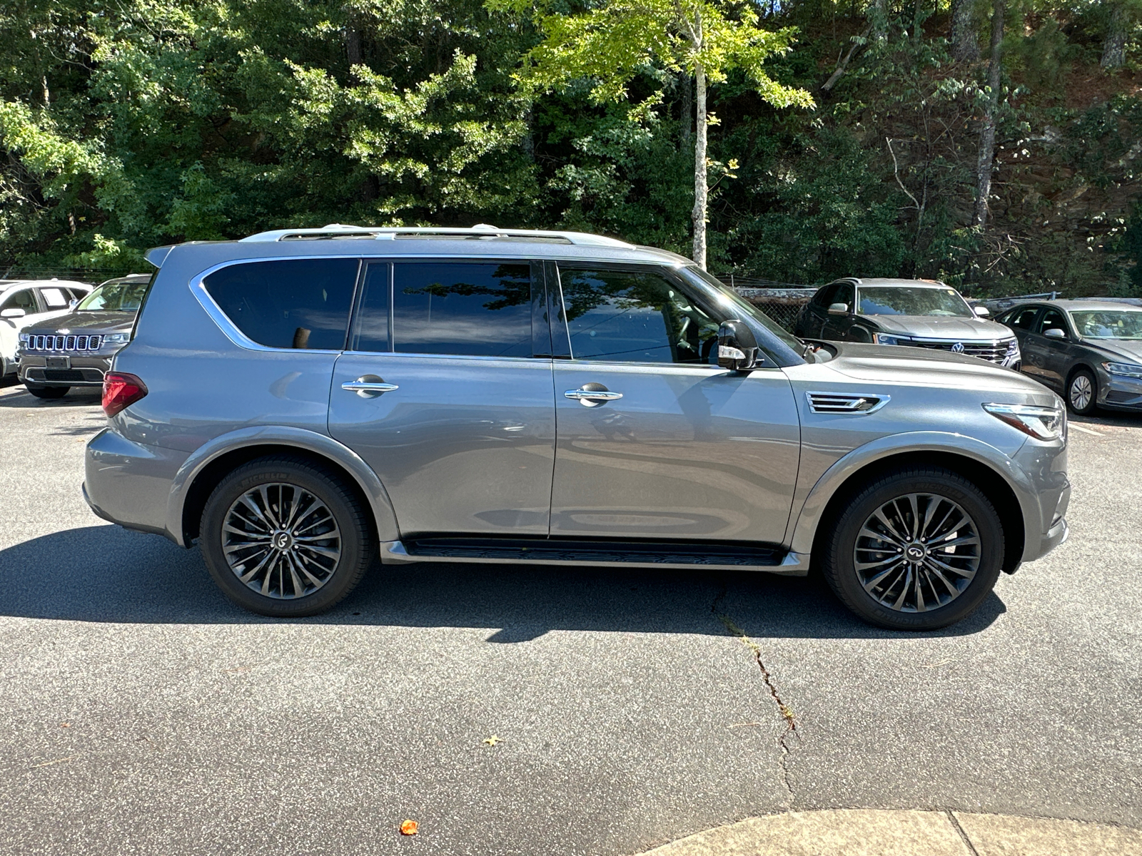 2021 INFINITI QX80 Premium Select 8