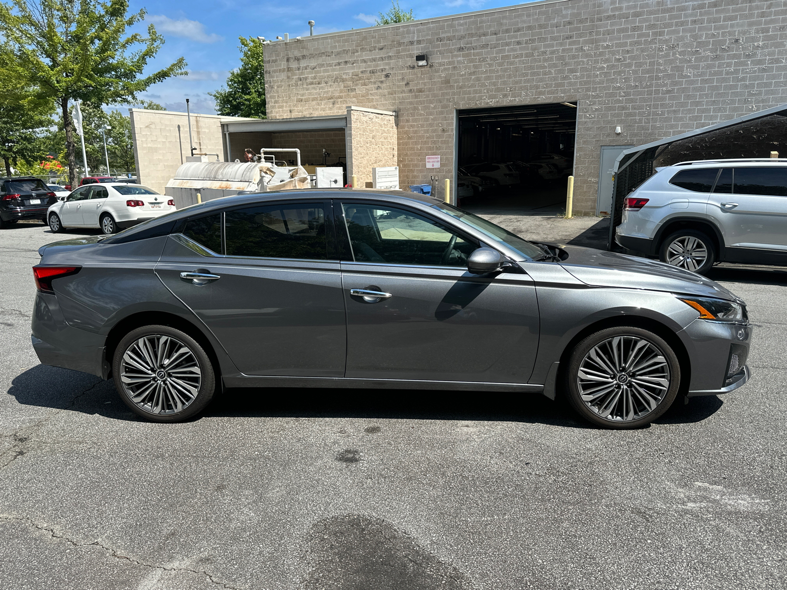 2023 Nissan Altima 2.5 SL 8