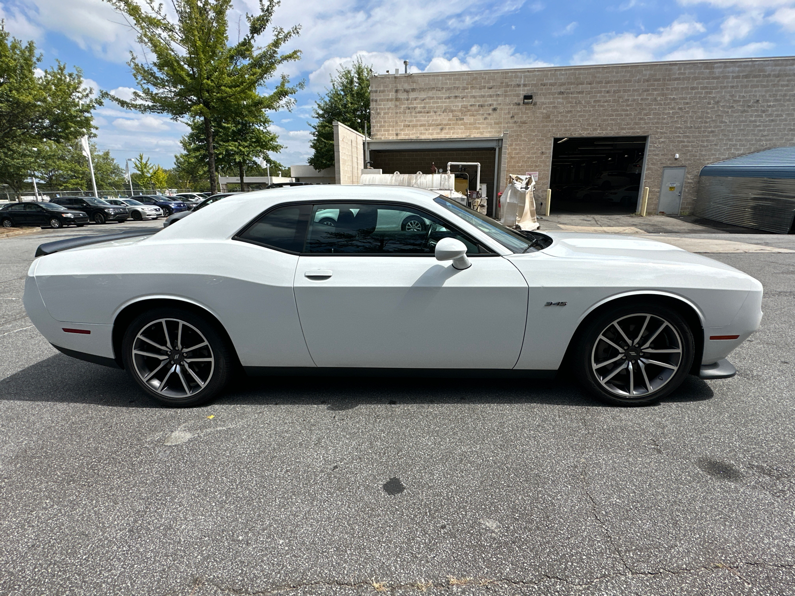 2023 Dodge Challenger R/T 8