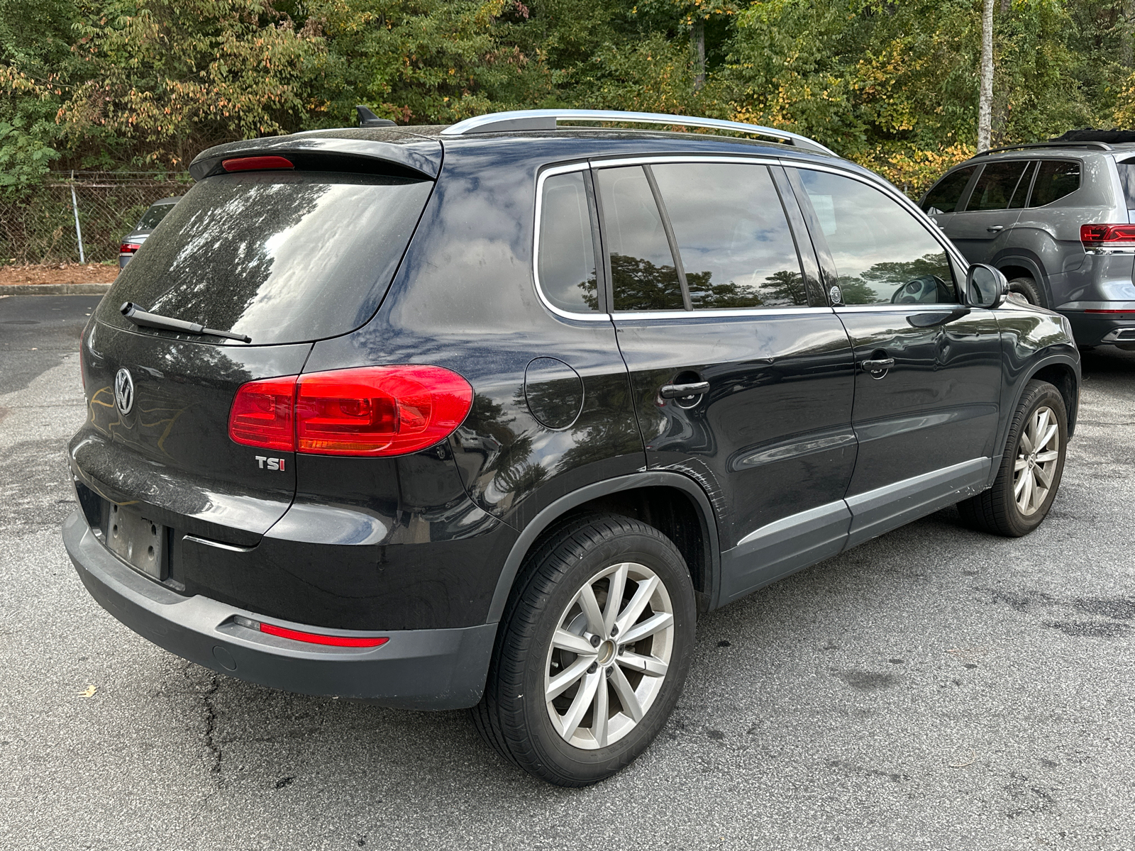 2017 Volkswagen Tiguan Wolfsburg 8