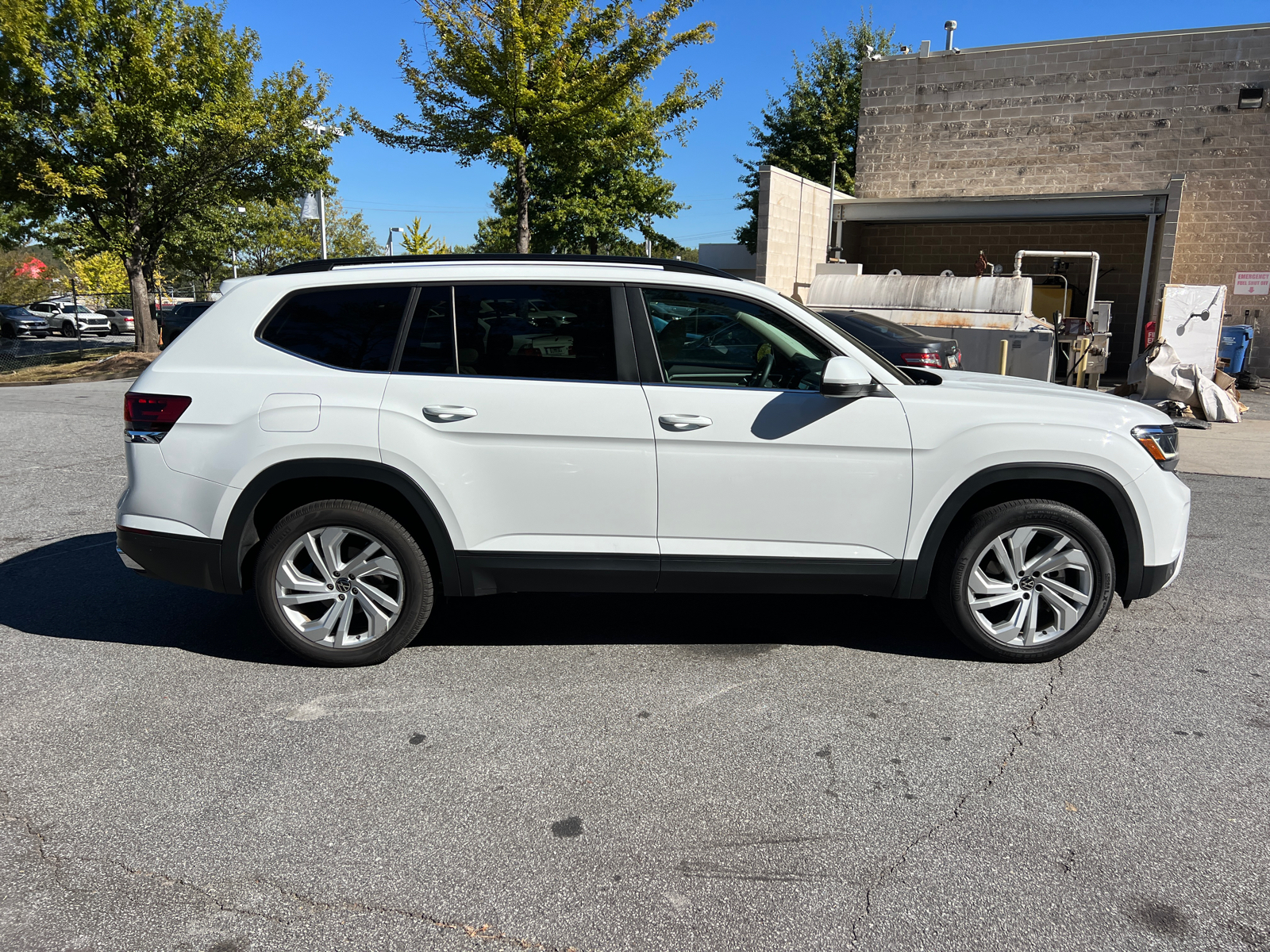 2022 Volkswagen Atlas 2.0T SE w/Technology 8