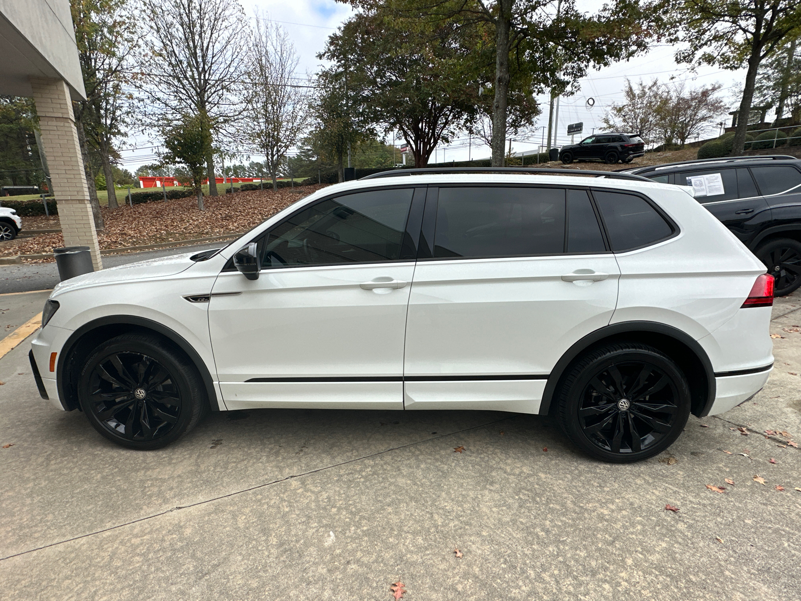 2021 Volkswagen Tiguan 2.0T SE R-Line Black 4