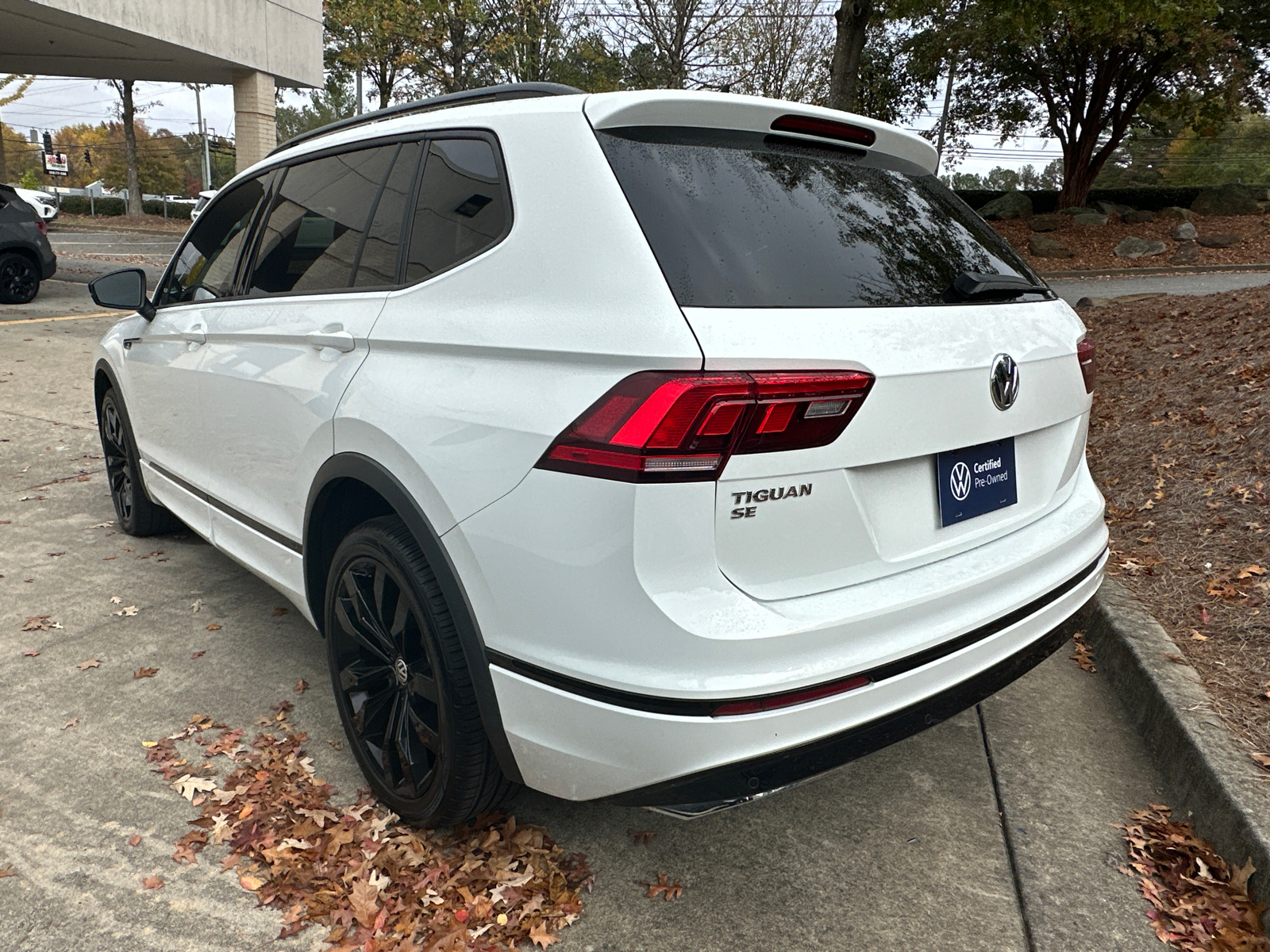 2021 Volkswagen Tiguan 2.0T SE R-Line Black 5