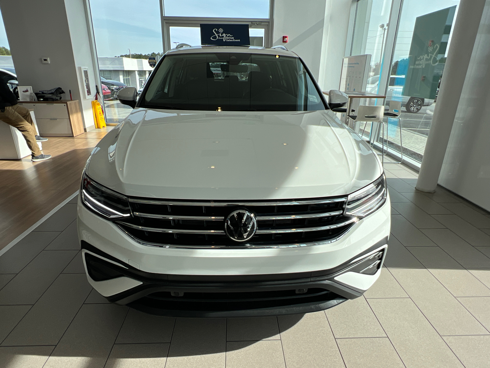 2024 Volkswagen Tiguan 2.0T SE 2