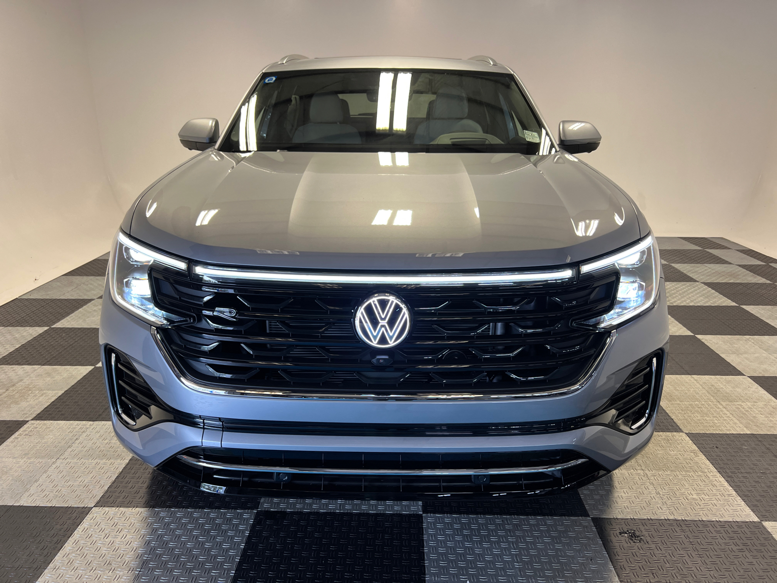 2024 Volkswagen Atlas Cross Sport 2.0T SEL Premium R-Line 2