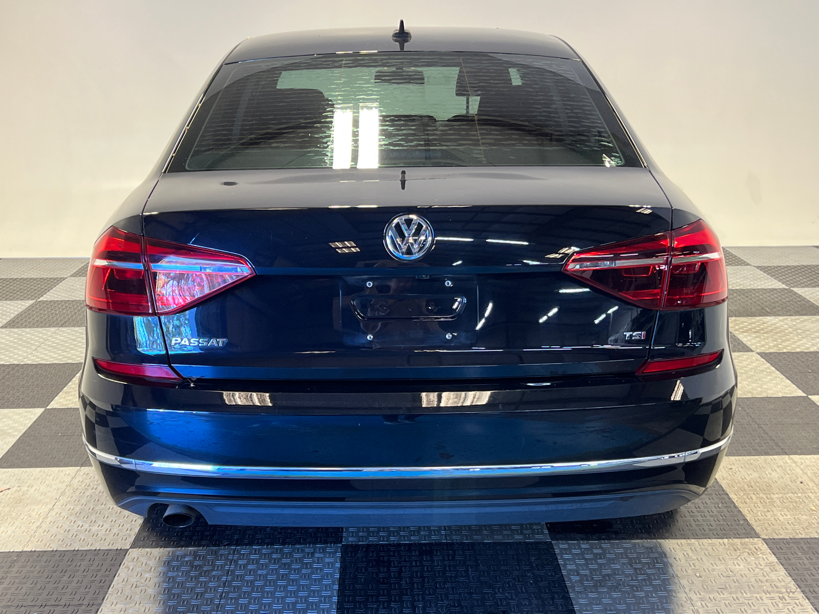 2019 Volkswagen Passat 2.0T Wolfsburg 5