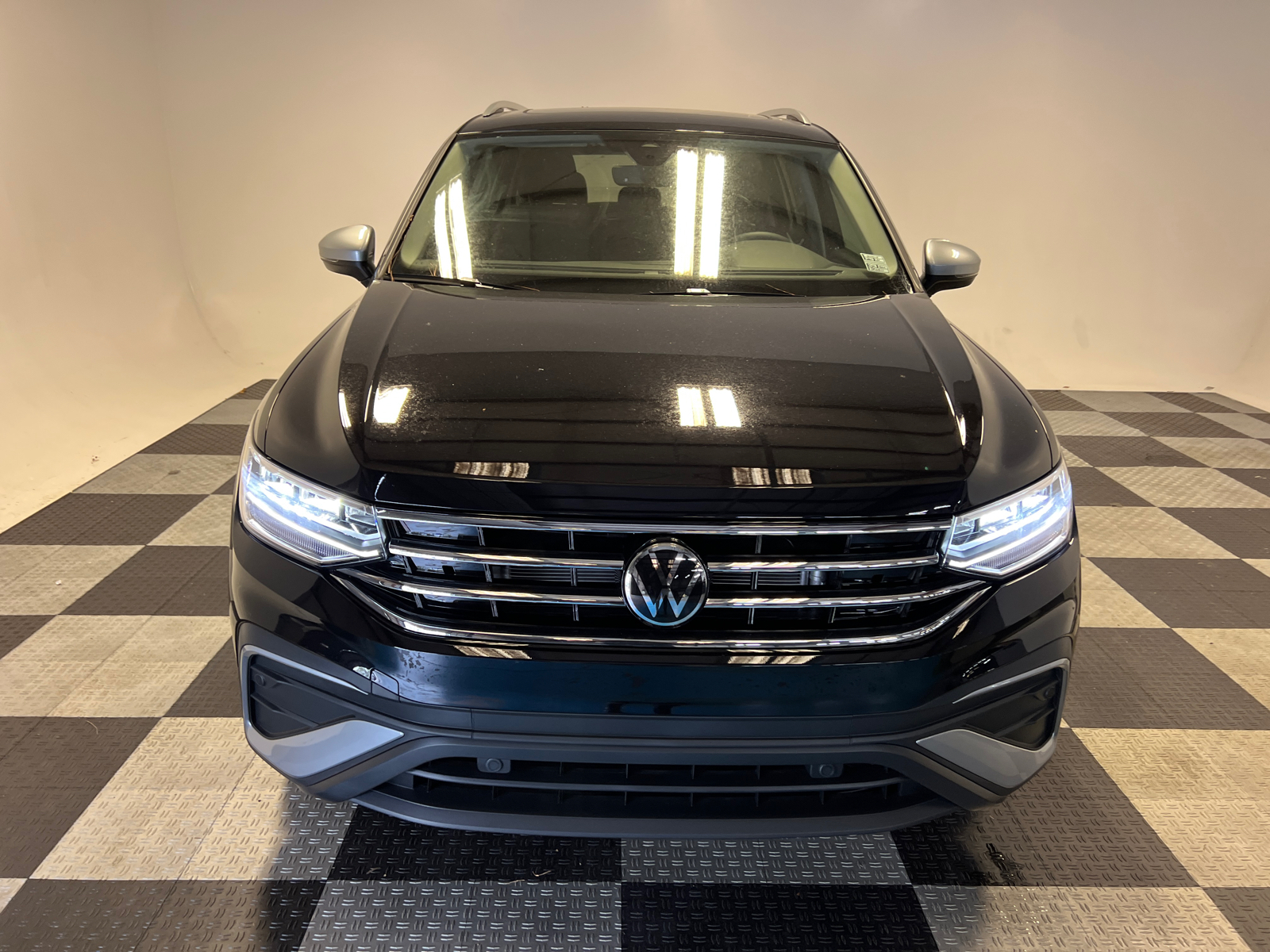 2024 Volkswagen Tiguan Wolfsburg 2