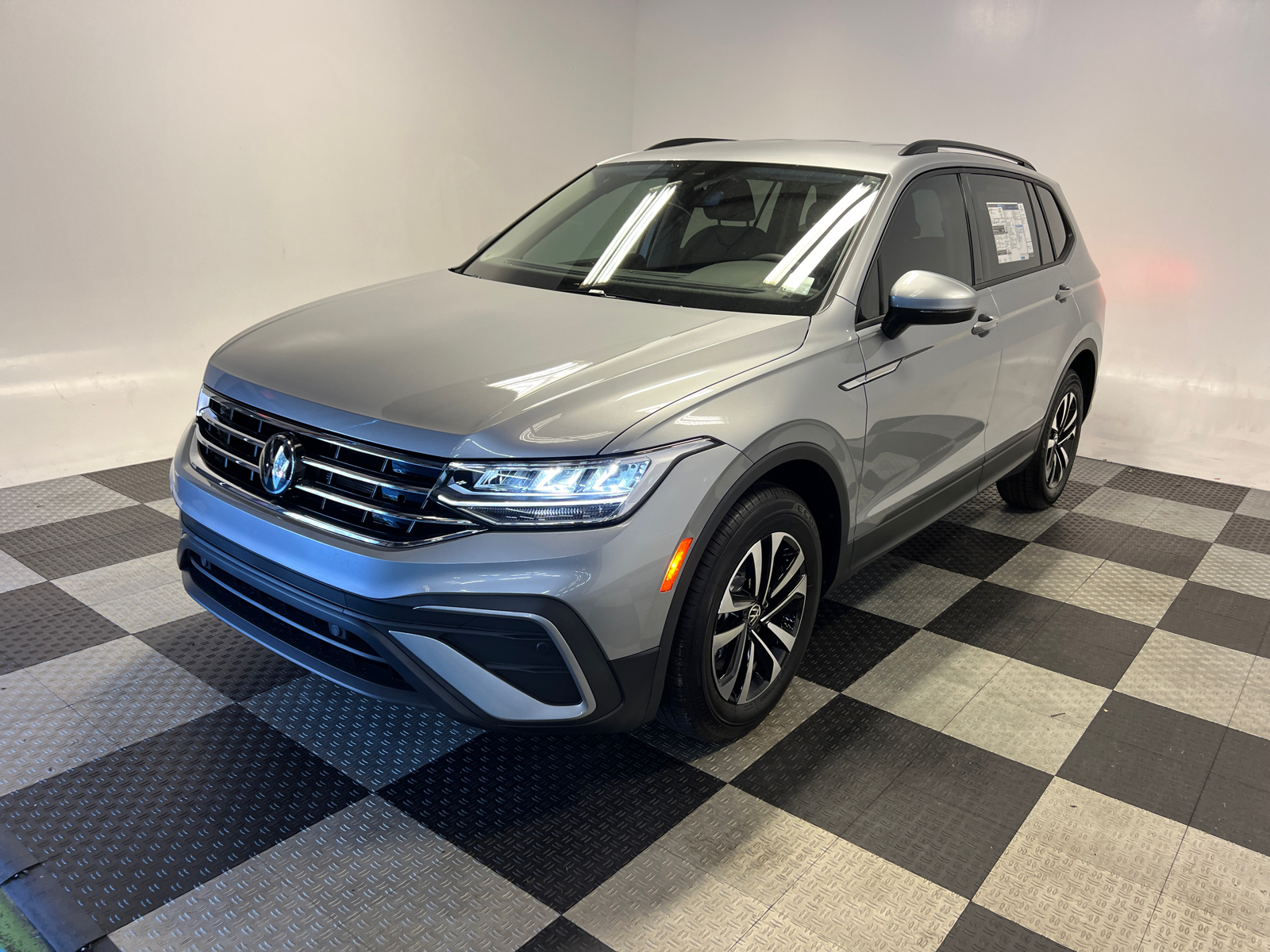 2024 Volkswagen Tiguan 2.0T S 3