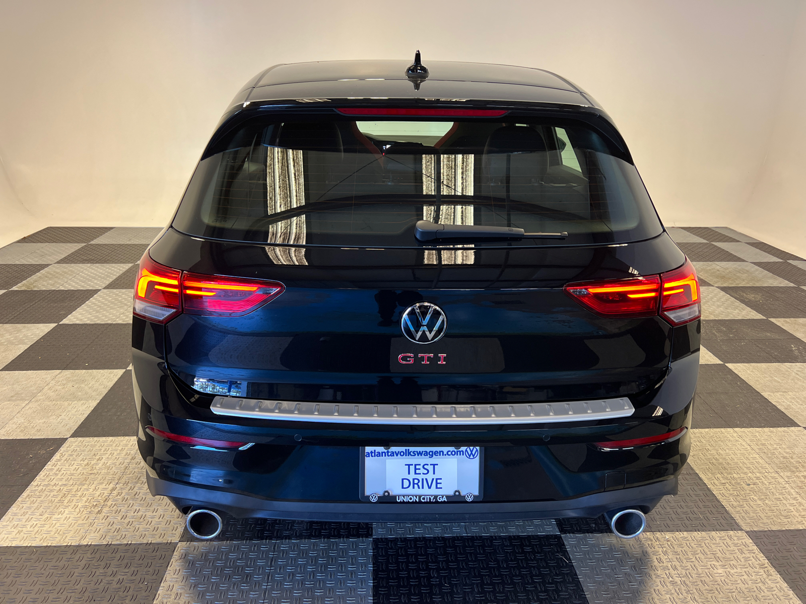 2024 Volkswagen Golf GTI 2.0T SE 4