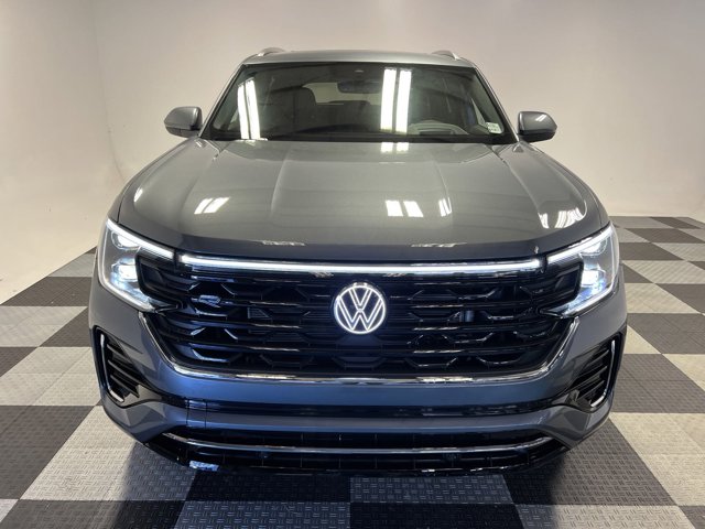 2024 Volkswagen Atlas Cross Sport 2.0T SEL R-Line 2