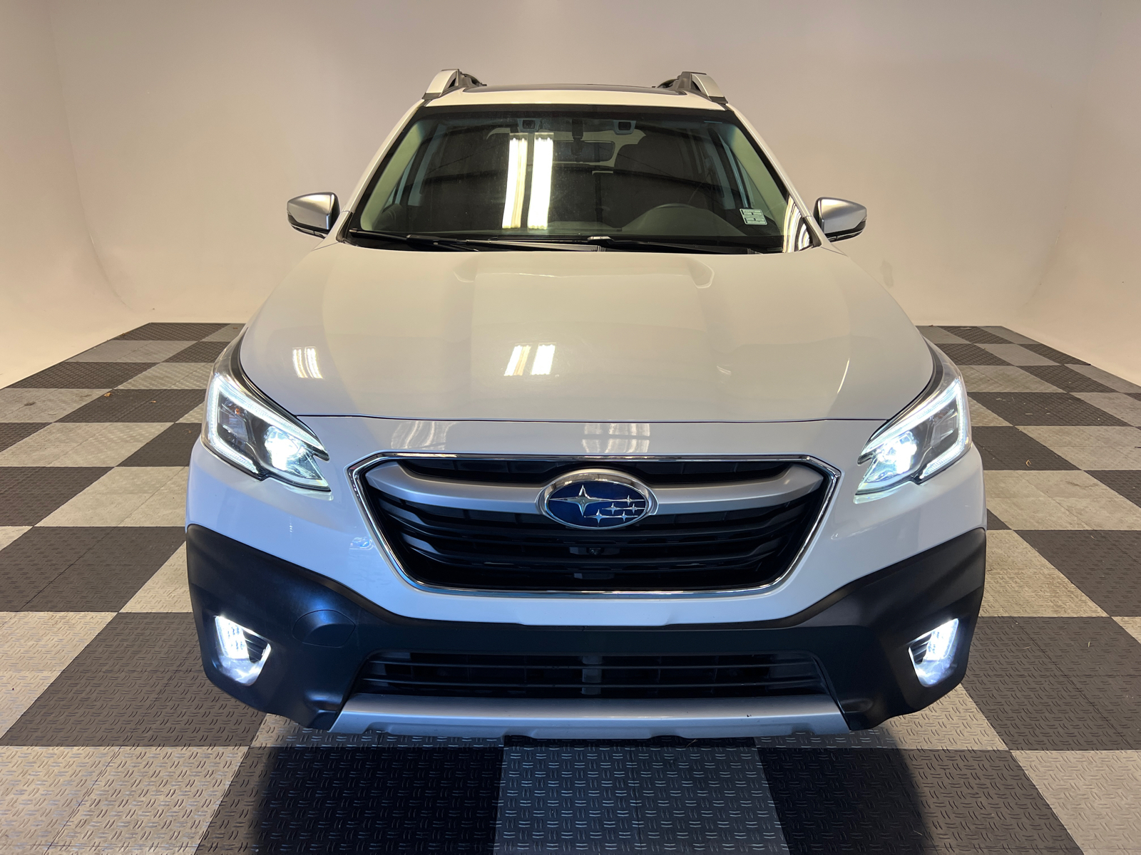 2022 Subaru Outback Touring 2