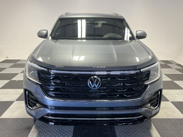 2024 Volkswagen Atlas Cross Sport 2.0T SEL R-Line 2