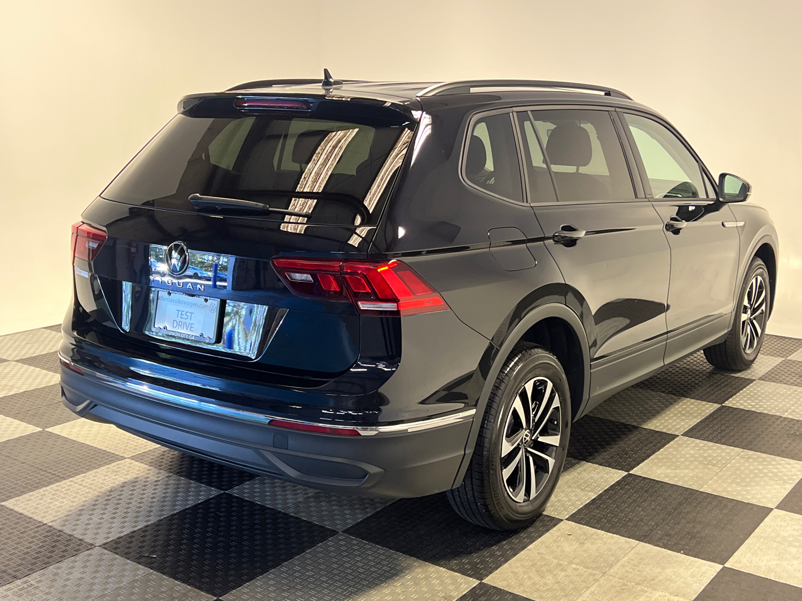 2023 Volkswagen Tiguan 2.0T S 6