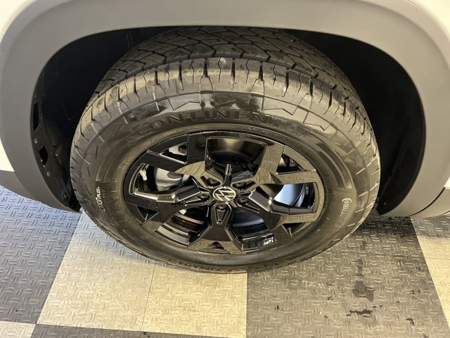 2024 Volkswagen Atlas 2.0T Peak Edition SEL 9