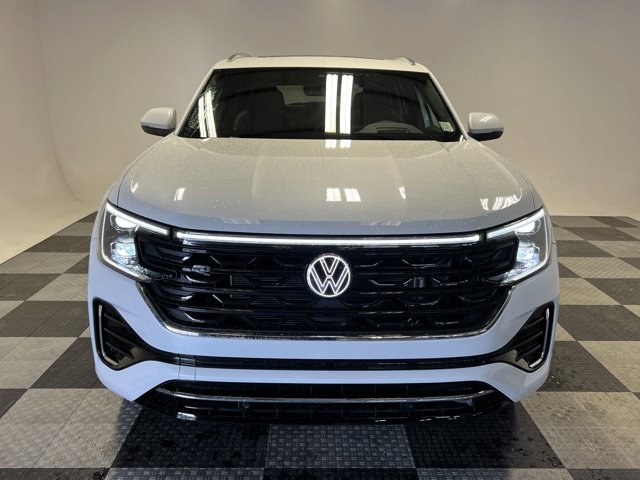 2024 Volkswagen Atlas Cross Sport 2.0T SEL R-Line 2