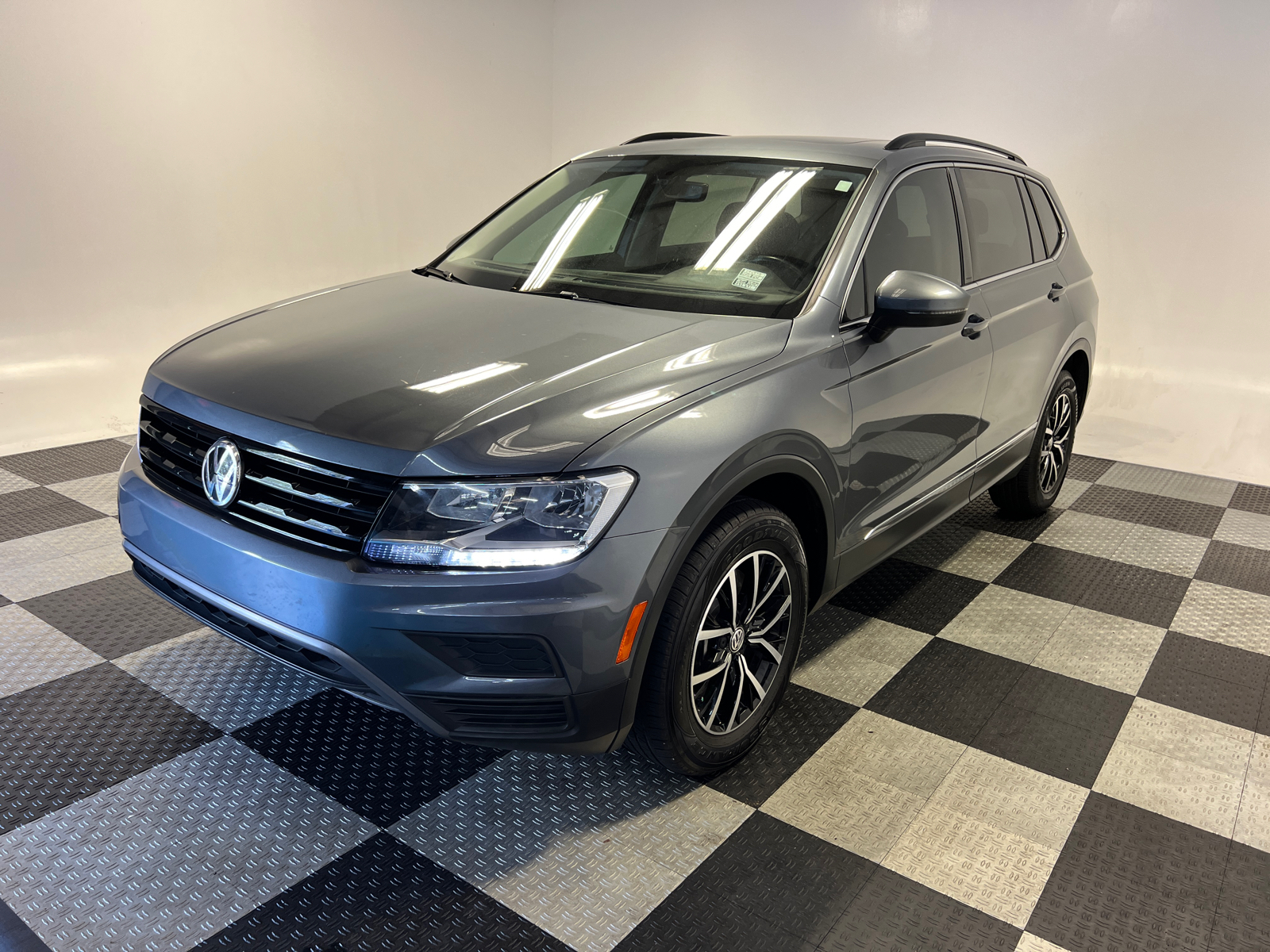 2021 Volkswagen Tiguan 2.0T SE 3