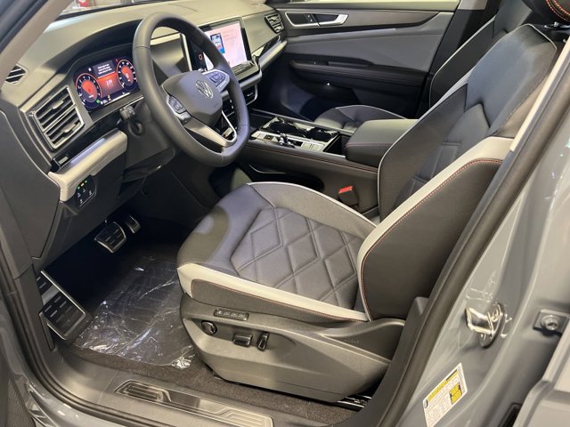 2024 Volkswagen Atlas 2.0T Peak Edition SEL 7