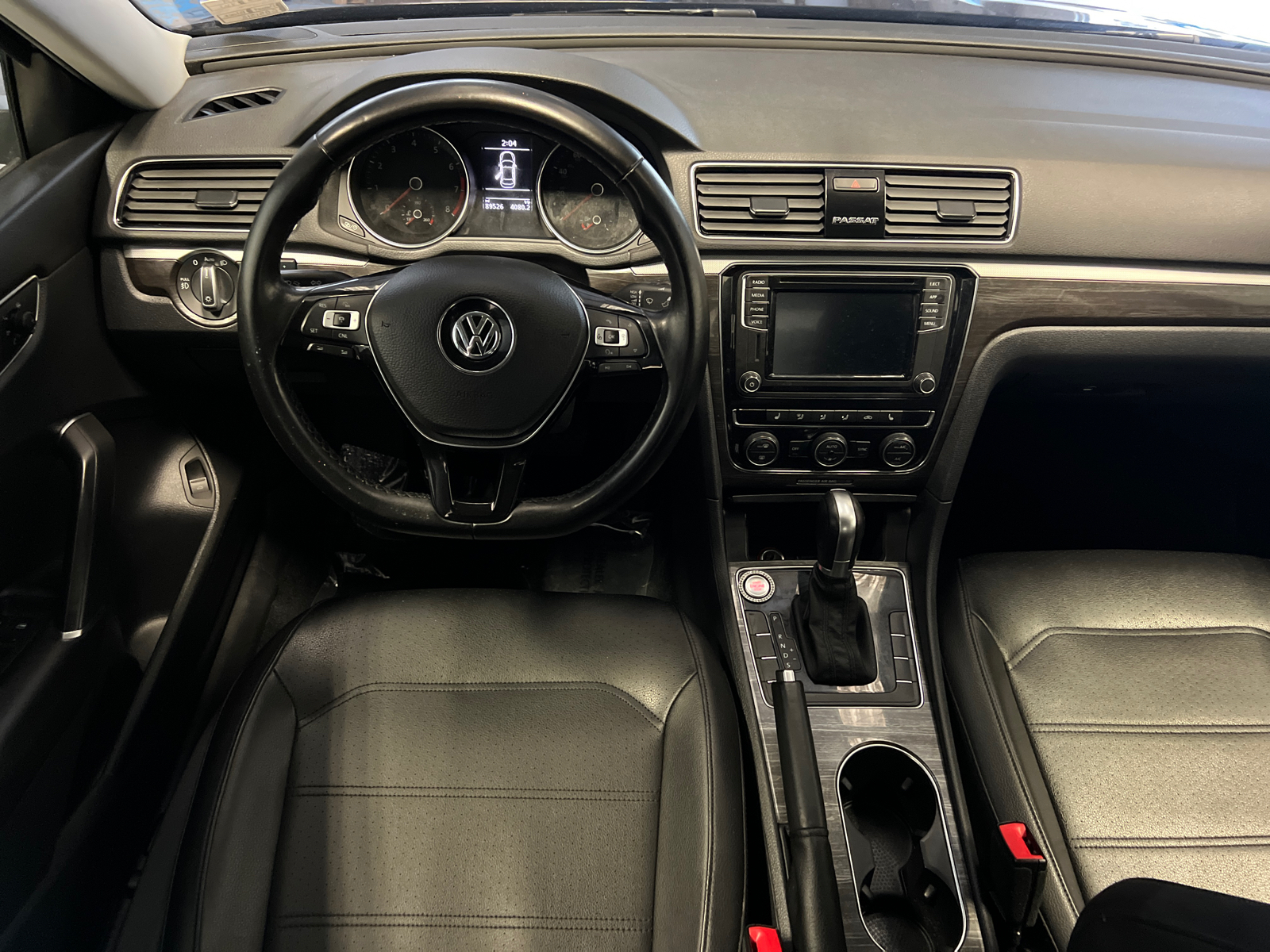 2018 Volkswagen Passat 2.0T SE 18