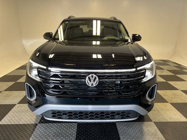 2024 Volkswagen Atlas 2.0T Peak Edition SEL 2